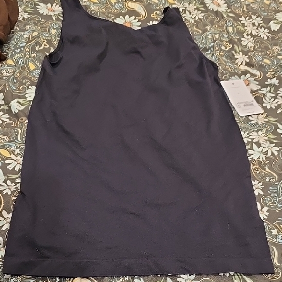 ❤️10/$40 New Maternity Tank Seamless Black Sleeveless Top - Picture 1 of 2